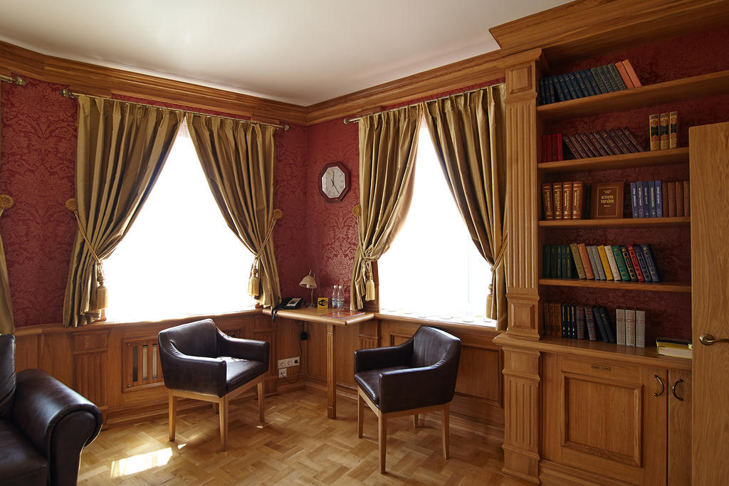 Pidkova Hotel Rivne Room photo